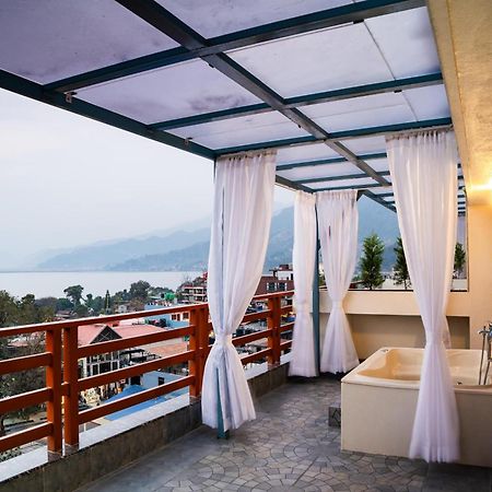 Pokhara Alpine And Springs Hotel Kültér fotó