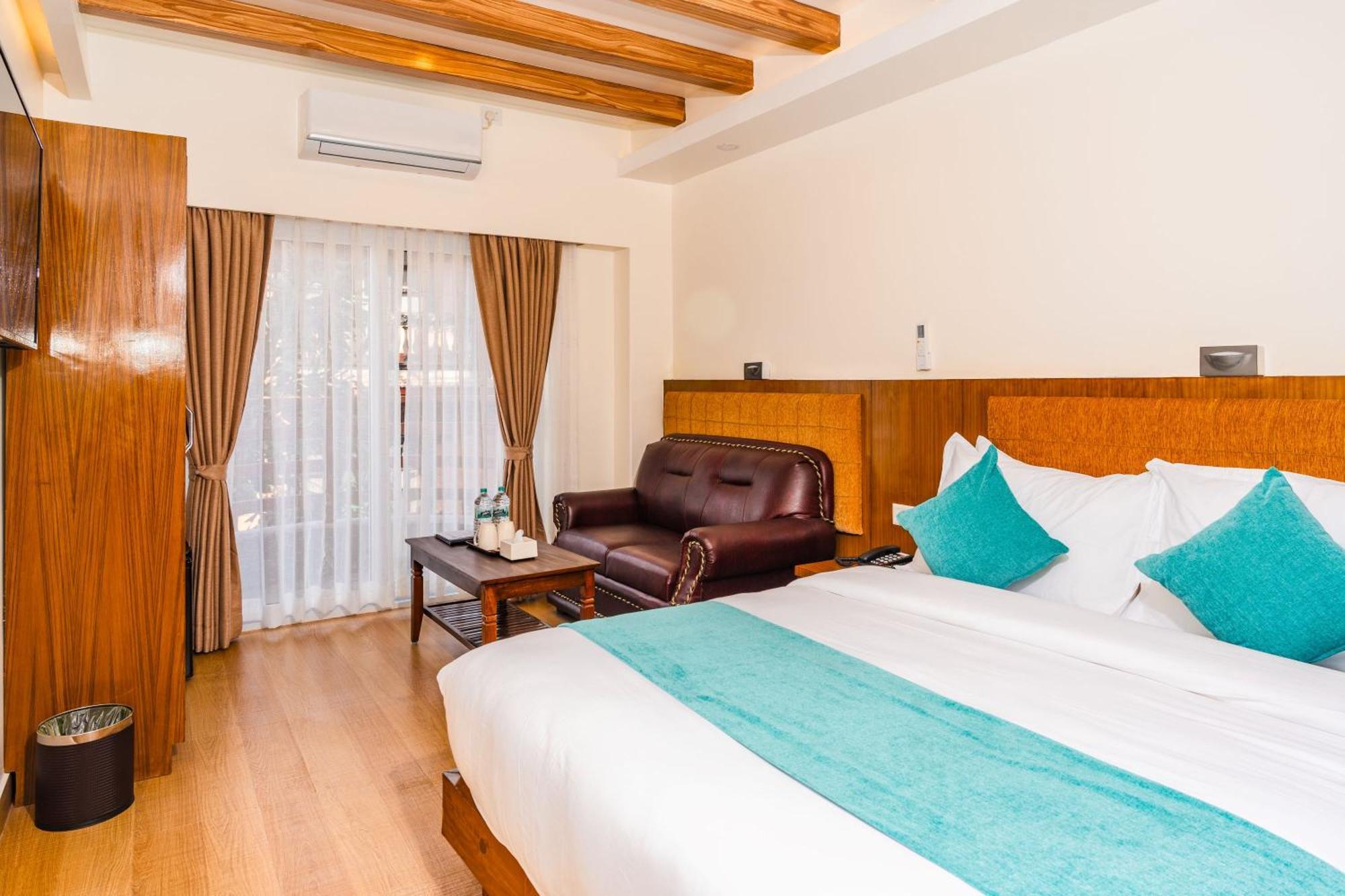 Pokhara Alpine And Springs Hotel Kültér fotó