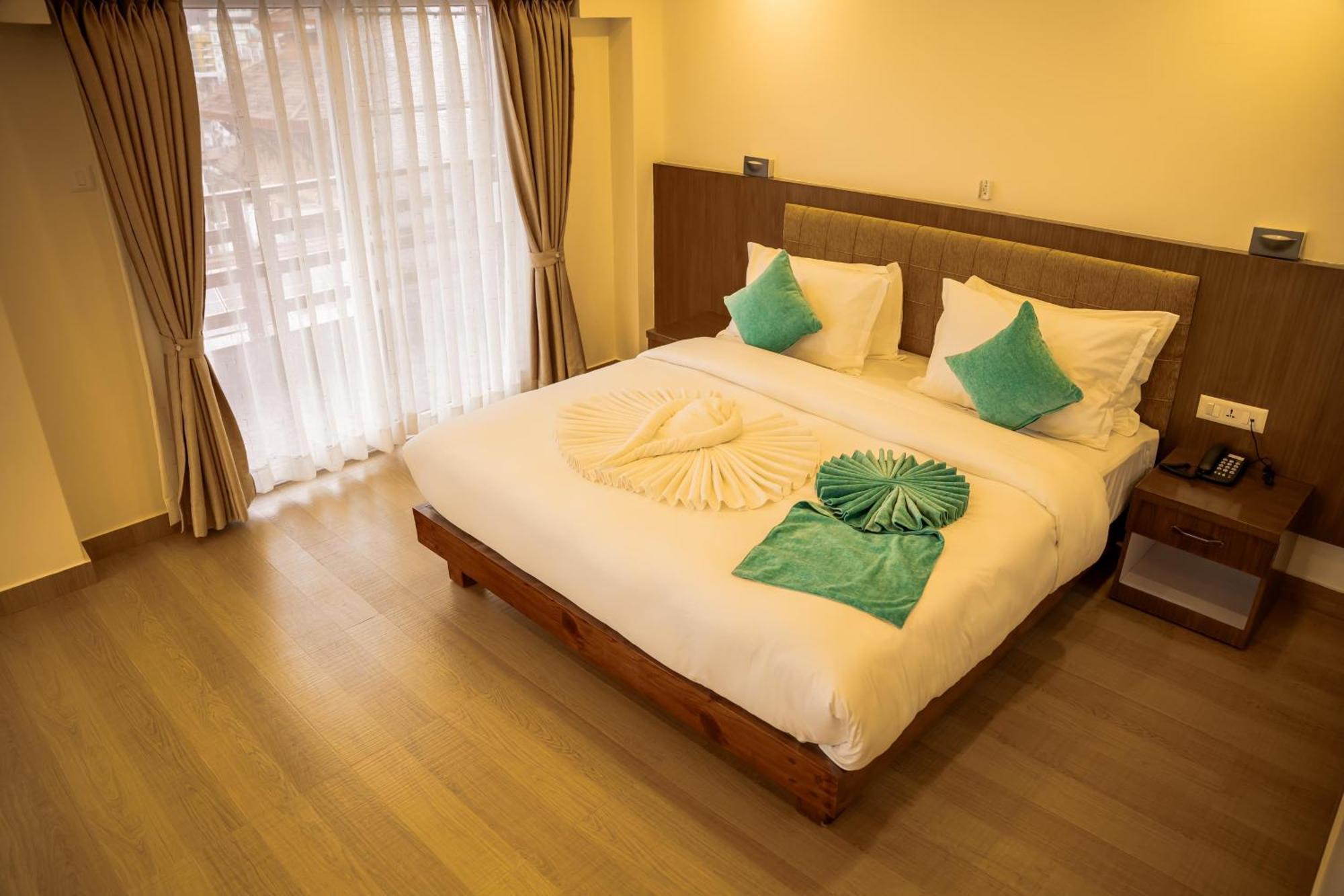 Pokhara Alpine And Springs Hotel Kültér fotó