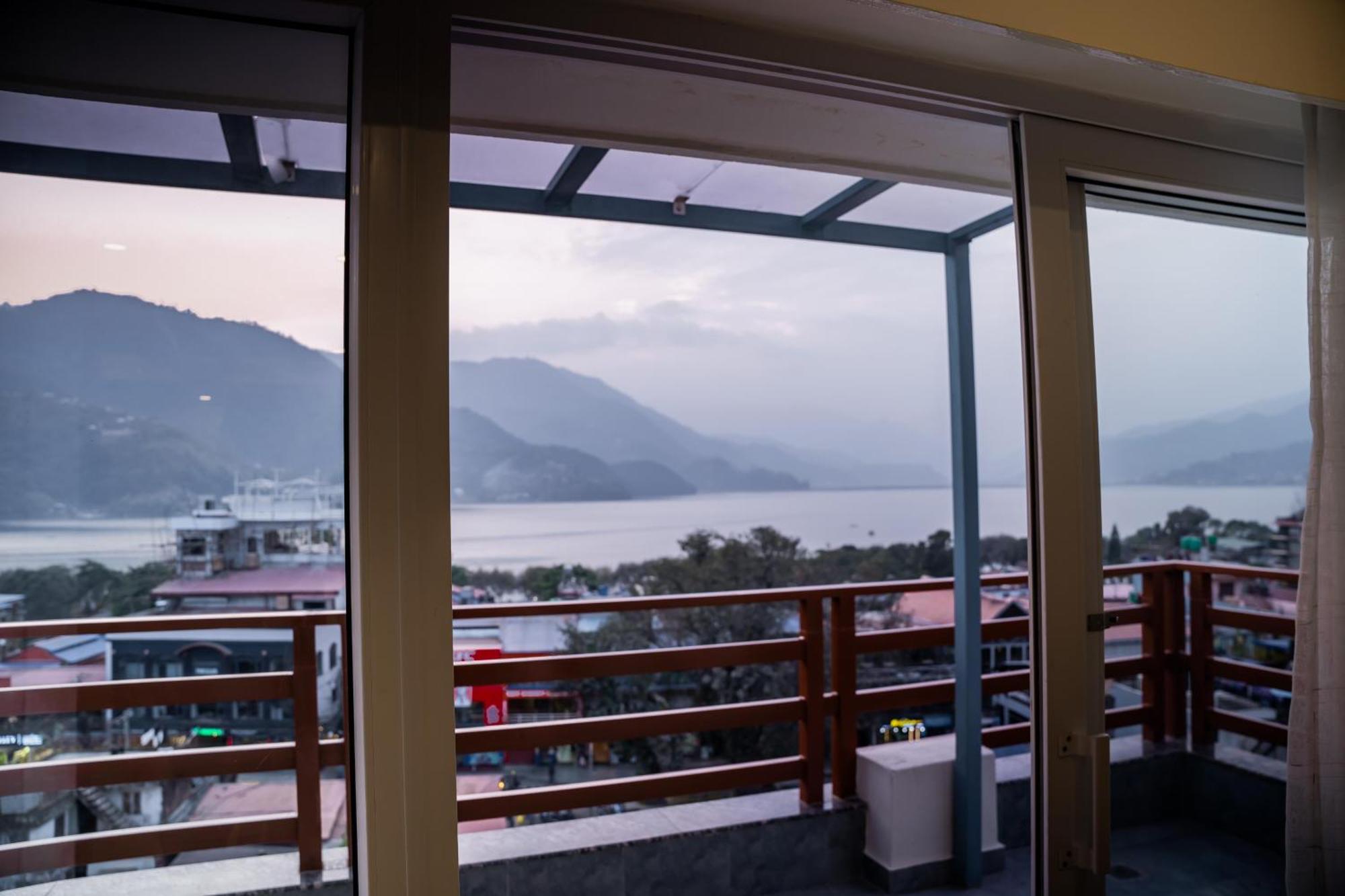 Pokhara Alpine And Springs Hotel Kültér fotó