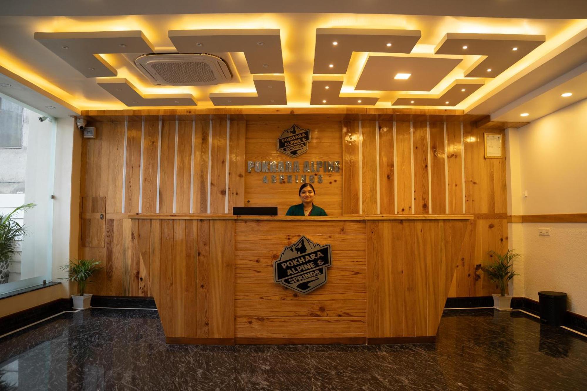 Pokhara Alpine And Springs Hotel Kültér fotó
