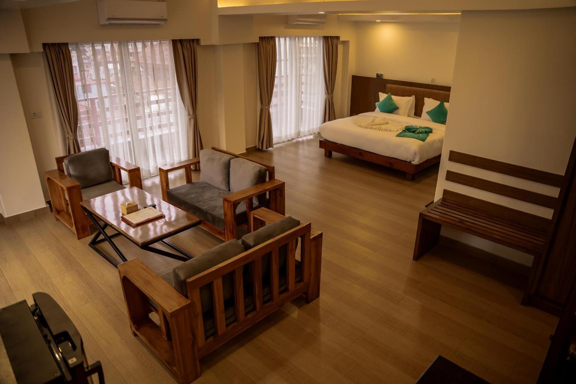 Pokhara Alpine And Springs Hotel Kültér fotó