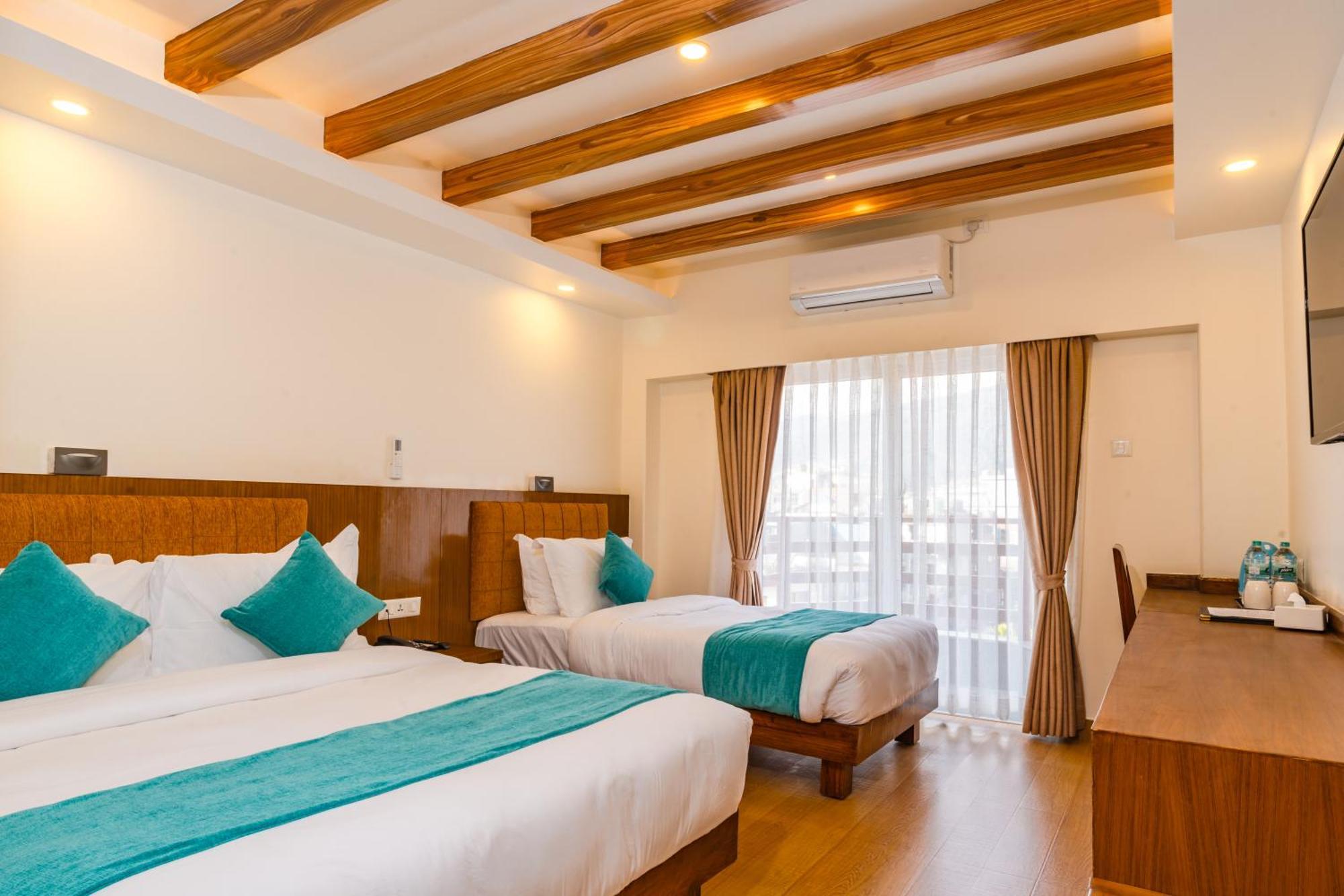 Pokhara Alpine And Springs Hotel Kültér fotó