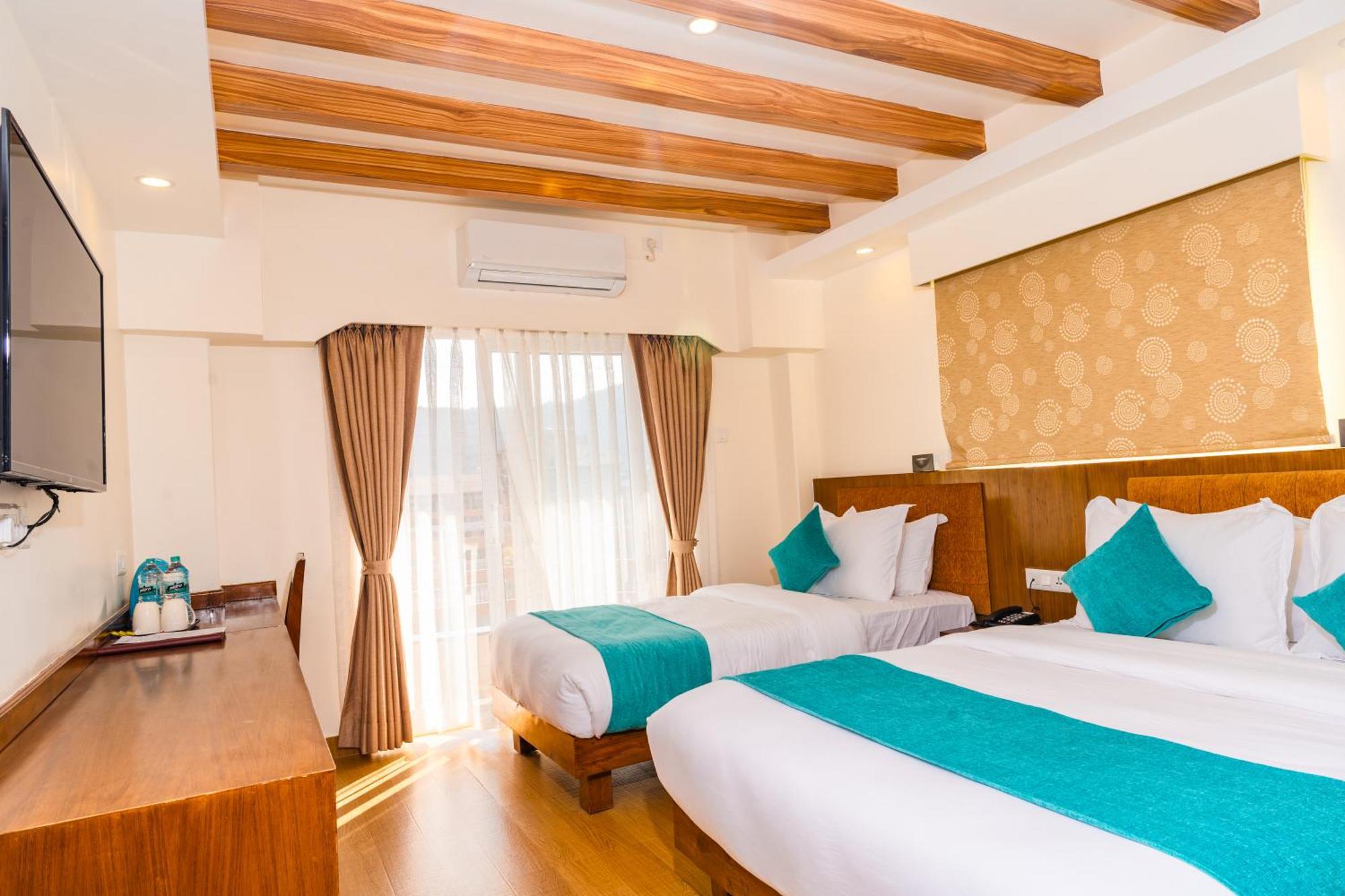 Pokhara Alpine And Springs Hotel Kültér fotó