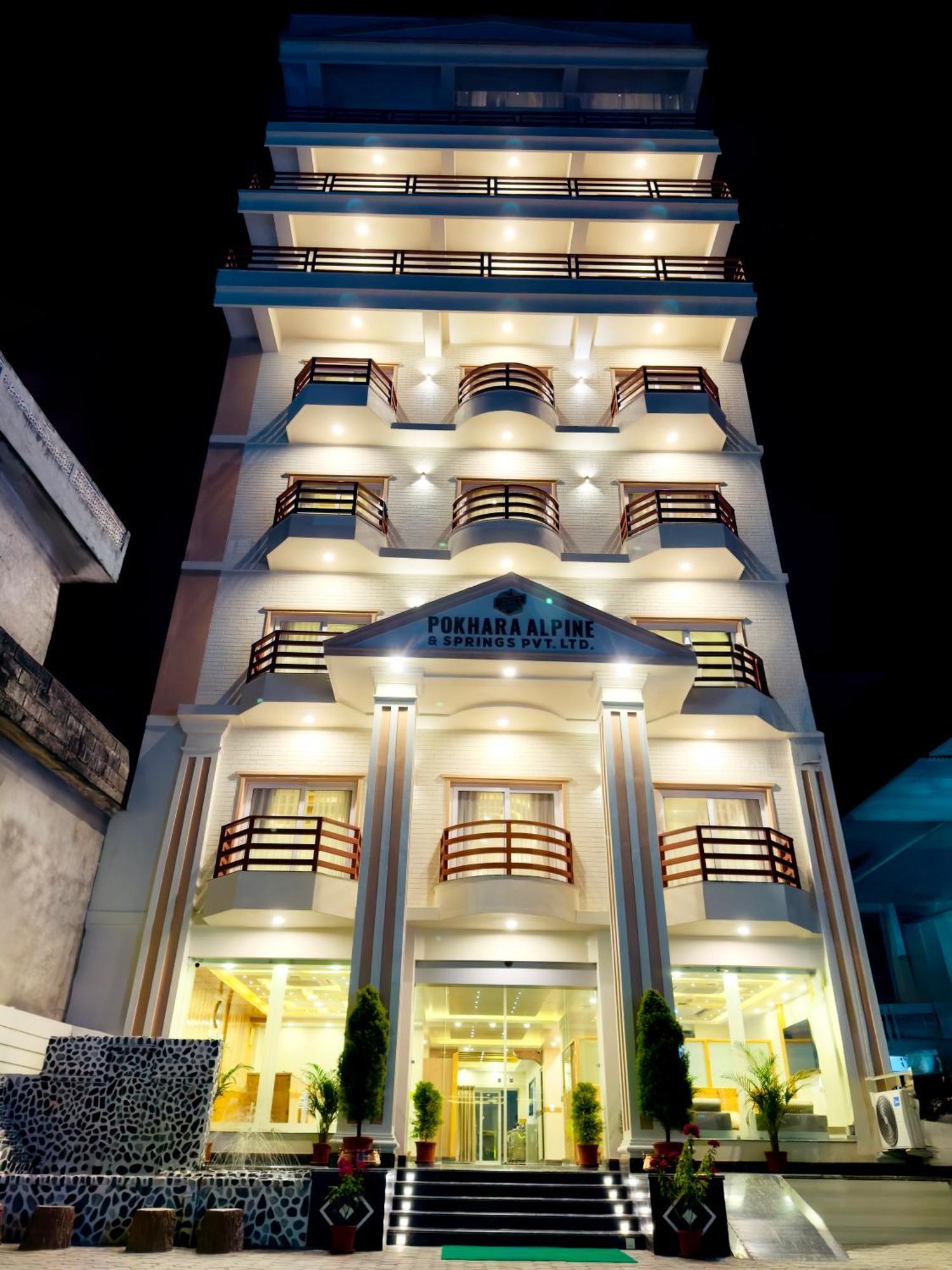 Pokhara Alpine And Springs Hotel Kültér fotó