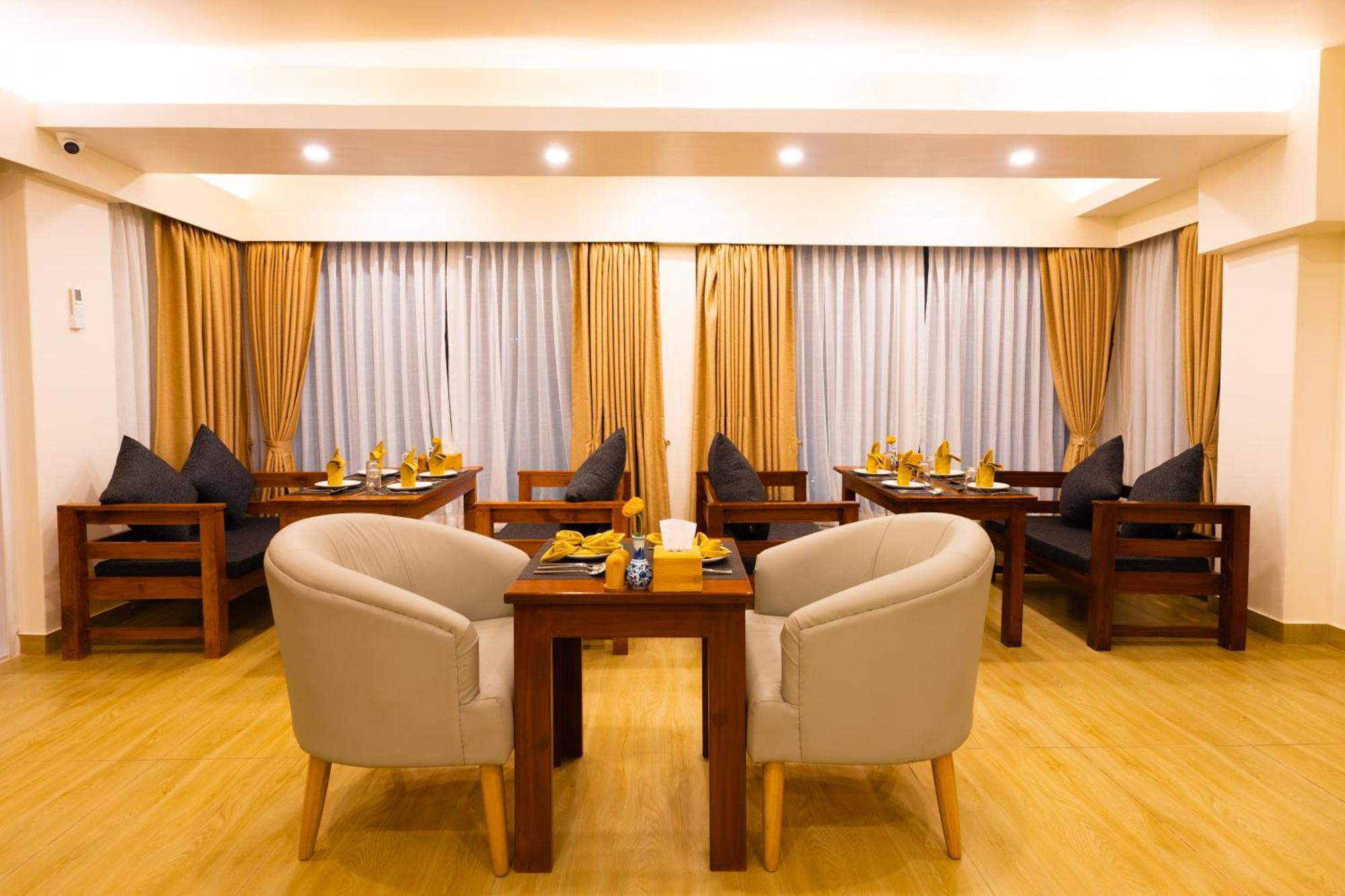 Pokhara Alpine And Springs Hotel Kültér fotó