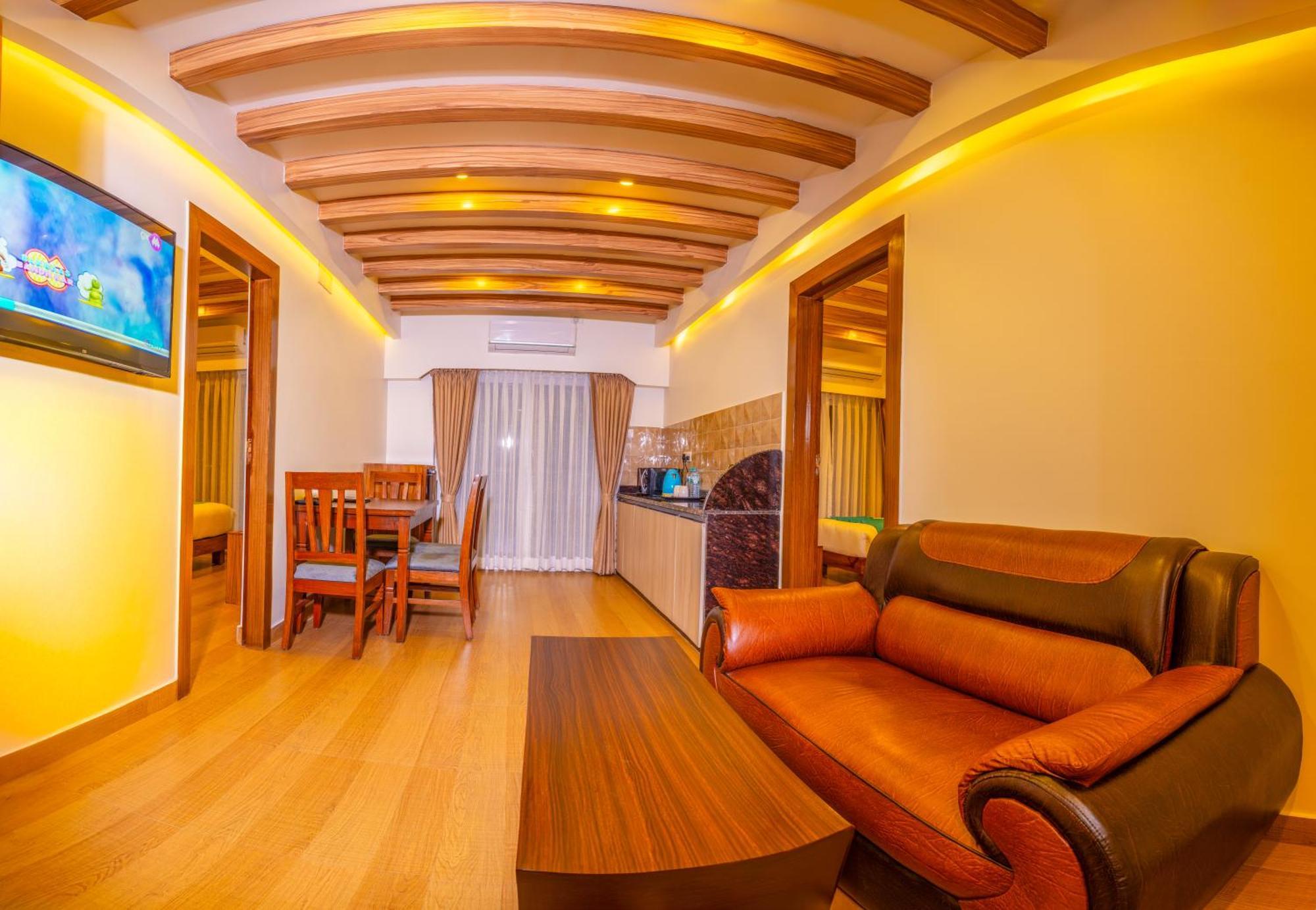 Pokhara Alpine And Springs Hotel Kültér fotó