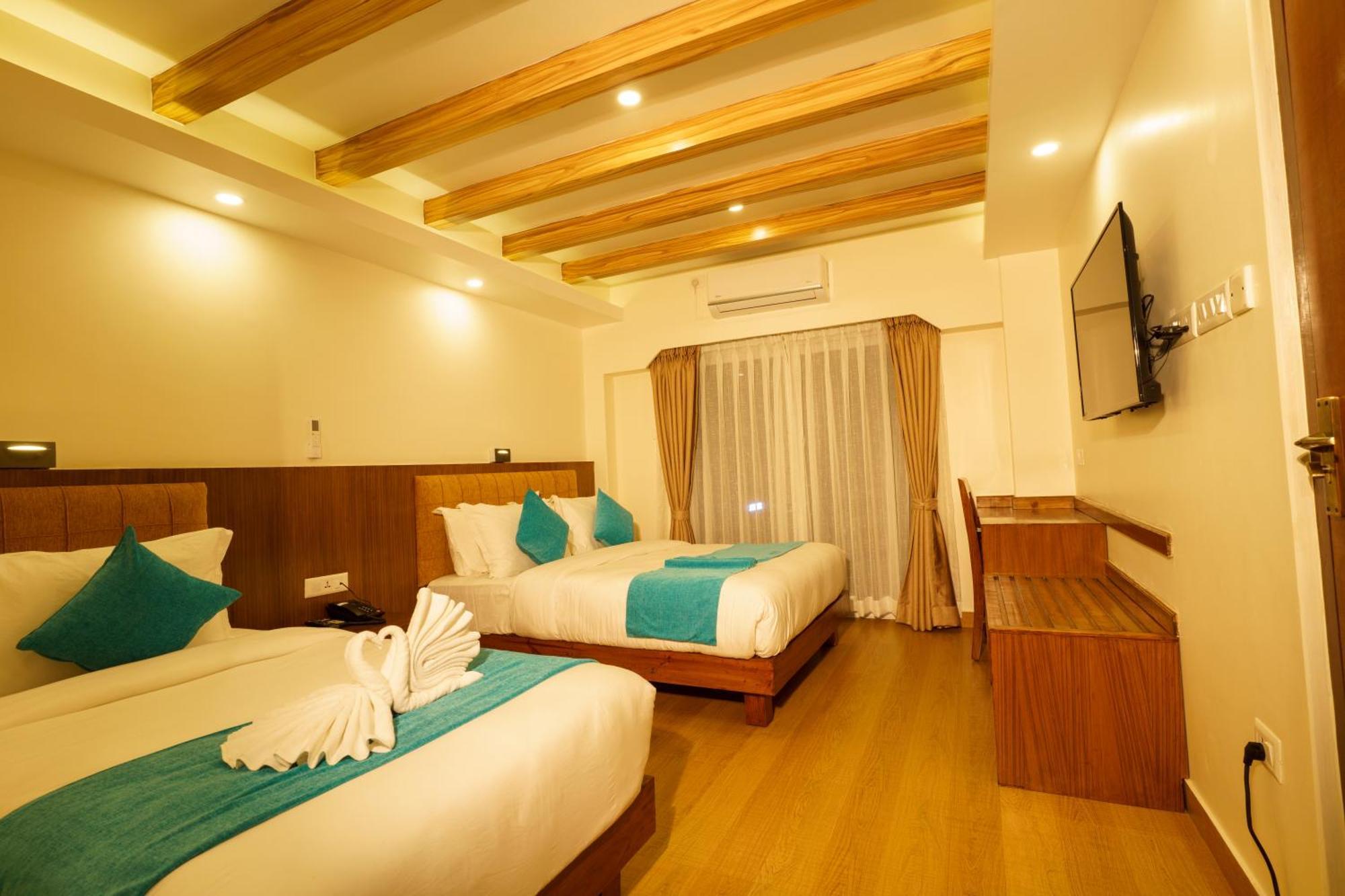 Pokhara Alpine And Springs Hotel Kültér fotó